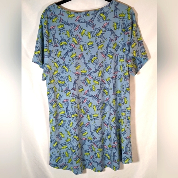 LuLaRoe Toy Story Woody Buz Alien Character Crew Neck Short Sleeve Shirt Size XL - Picture 2 of 3